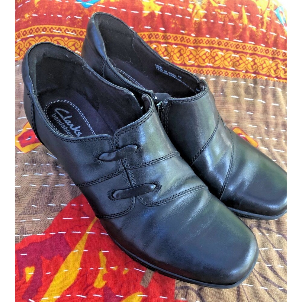 Clarks Womens Boot Size 8 M Black Leather Pump Bootie Block Heel Comfy